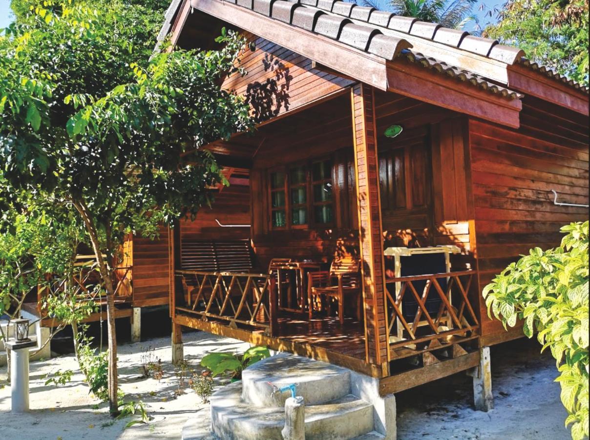 Chareena Beachside Koh Lipe Exterior foto