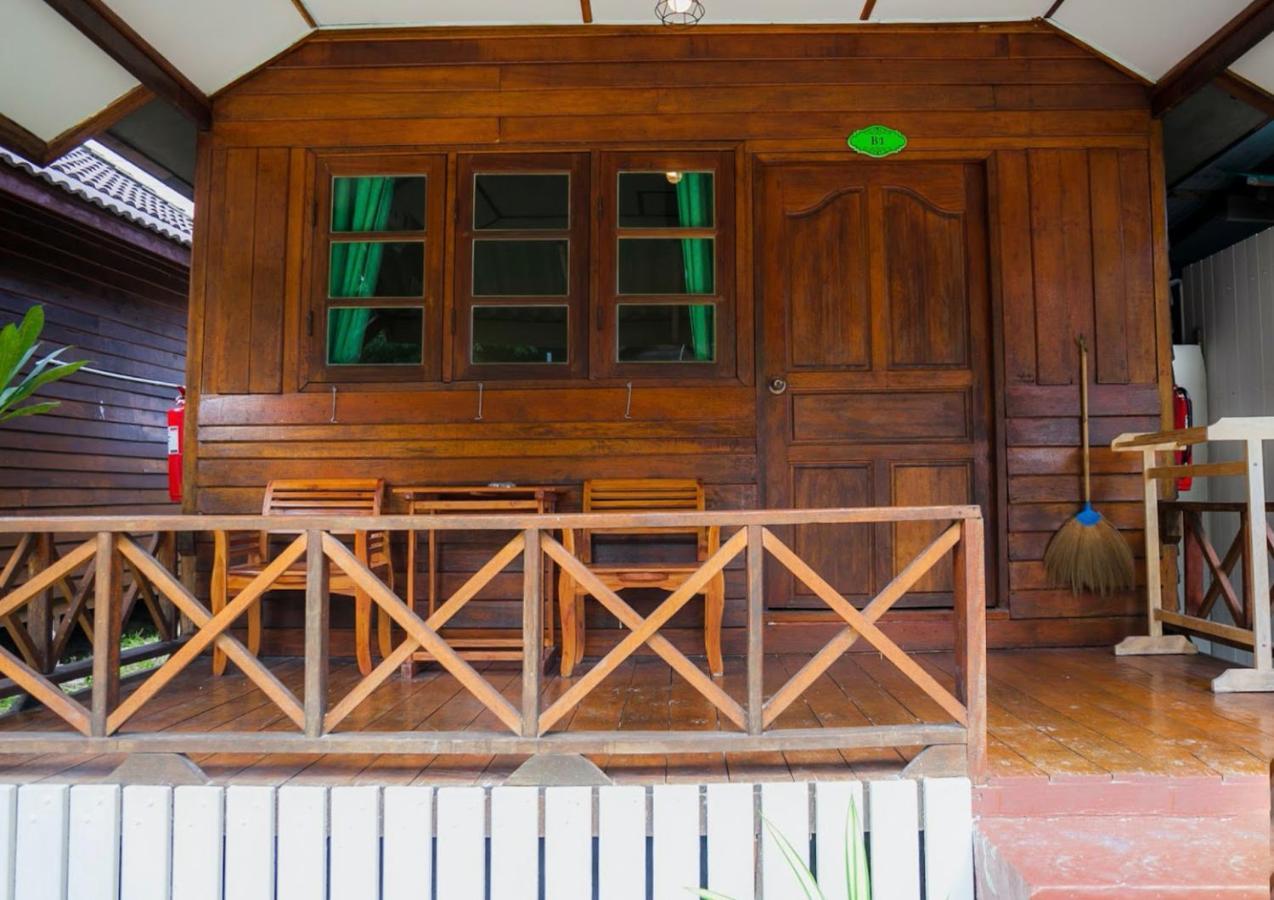 Chareena Beachside Koh Lipe Exterior foto